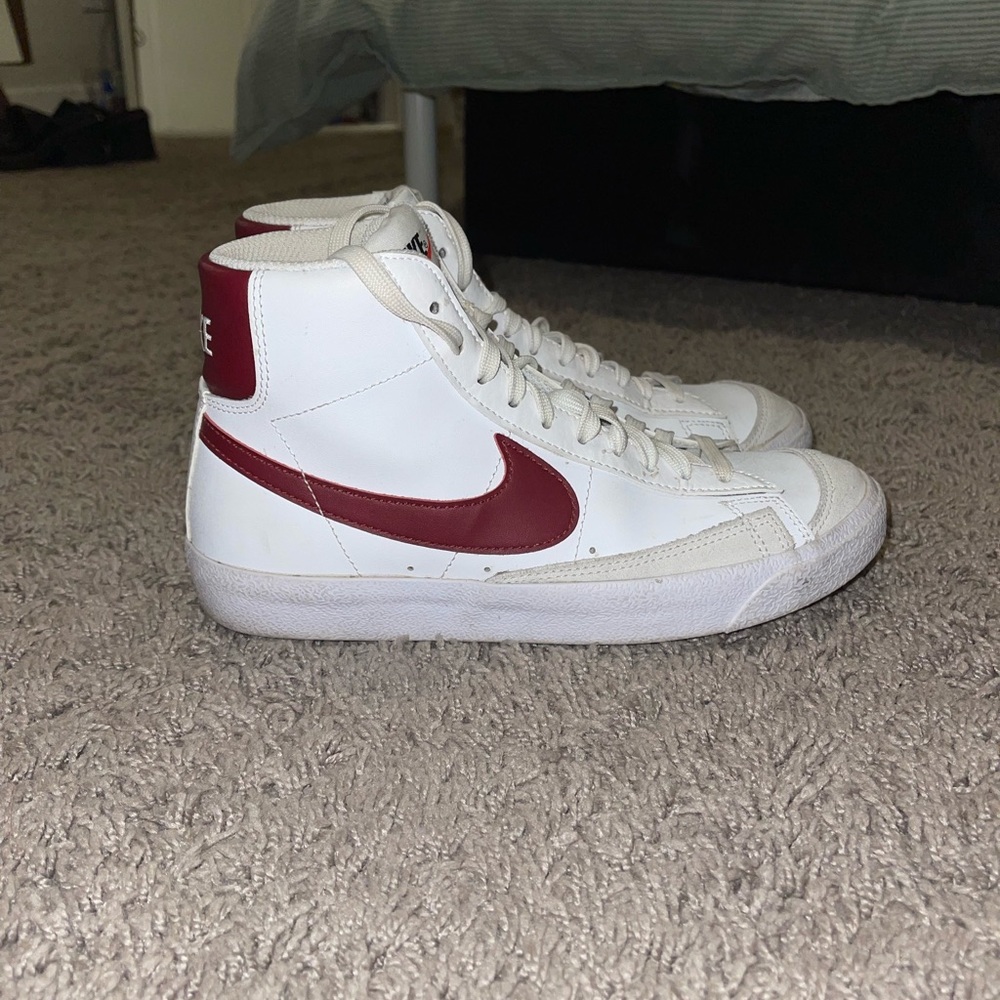 maroon swoosh nike blazers